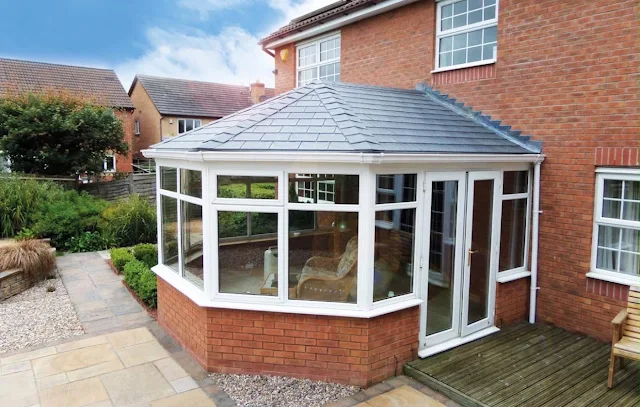 Conservatory by Yellowstone, Wiltshire 3