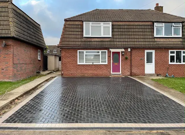 Block paved driveway by Yellowstone, Wiltshire 2