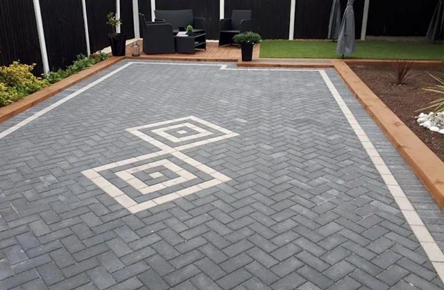 Block paved driveway by Yellowstone, Wiltshire 5