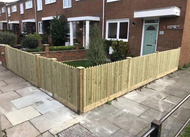 Garden fencing by Yellowstone, Wiltshire 9
