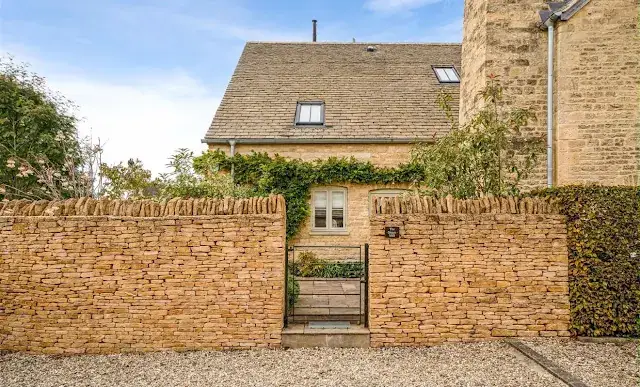 Garden wall by Yellowstone, Wiltshire 1