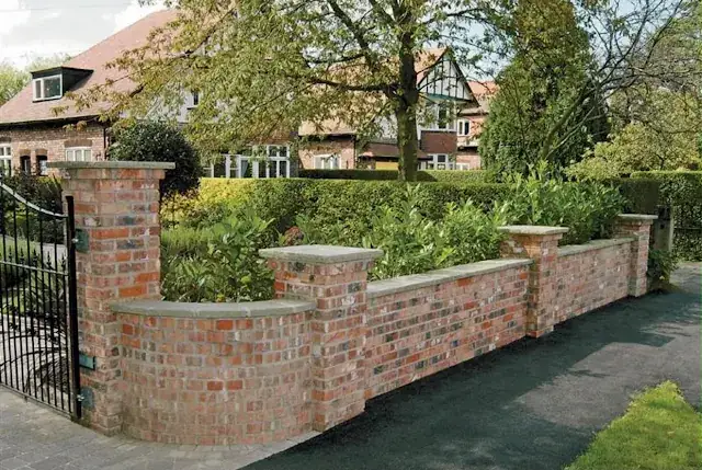 Garden wall by Yellowstone, Wiltshire 4