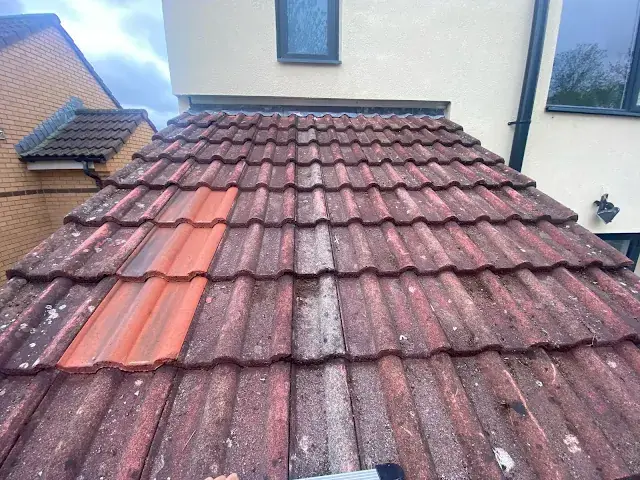 Roof repair by Yellowstone Roofing, Wiltshire 4